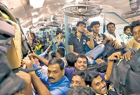 தீபாவளி பண்டிகையையொட்டி அரசு பஸ்களில் 3 நாட்களில் 5 லட்சம் பேர் பயணம்