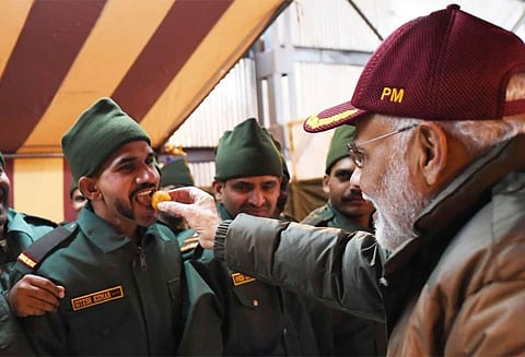 ராணுவ வீரர்களுடன் தீபாவளியைக் கொண்டாடியது பெருமை அளிக்கிறது : பிரதமர் மோடி