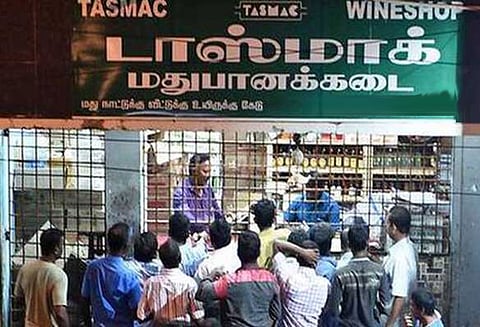 திருப்பூர் மாவட்ட டாஸ்மாக் கடைகளில் தீபாவளியையொட்டி ரூ.8½ கோடிக்கு மது விற்பனை