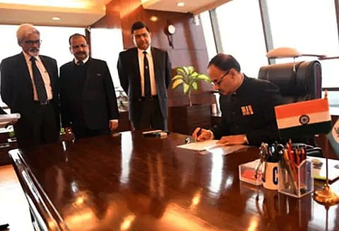 டெல்லி: ஊழல் கண்காணிப்பு அதிகாரியுடன் சி.பி.ஐ. இயக்குனர் சந்திப்பு