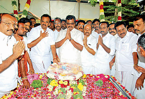 20 தொகுதிகளில் இடைத்தேர்தலை உடனடியாக நடத்த வேண்டும் தங்க தமிழ்ச்செல்வன் பேட்டி