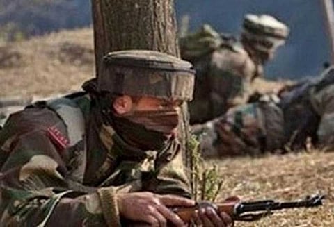 ஜம்மு மற்றும் காஷ்மீரில் பாகிஸ்தான் படை துப்பாக்கி சூடு; ராணுவ வீரர் மரணம்