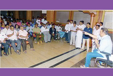 ஓட்டுக்கு பணம் கொடுக்கும் கலாசாரத்தை முடிவுக்கு கொண்டு வர போராடுவோம் தர்மபுரி கலந்துரையாடல் கூட்டத்தில் கமல்ஹாசன் பேச்சு