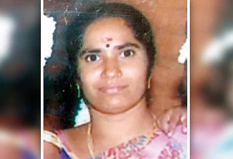 தேவாரத்தில்: பன்றிக்காய்ச்சலுக்கு ஆசிரியை பலி? - ஒரே குடும்பத்தை சேர்ந்த 4 பேர் மருத்துவமனையில் அனுமதி