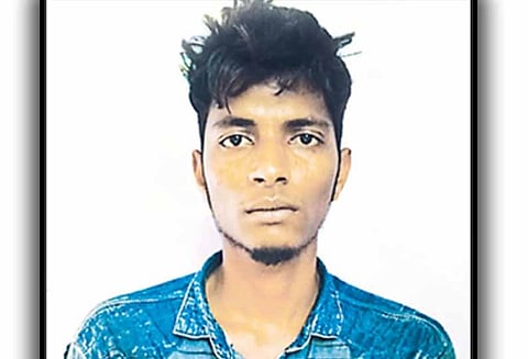 ஆரோவில் அருகே பயங்கரம்: முந்திரி தோப்பில் ரவுடி வெட்டிக் கொலை - கூட்டாக மது குடித்தபோது மோதலா?