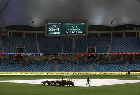 நியூசிலாந்து-பாகிஸ்தான் அணிகள் இடையிலான கடைசி ஒருநாள் போட்டி மழையால் ரத்து