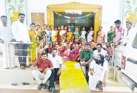 தேசிய ஊரக வேலை உறுதி திட்டத்தில் முறைகேடு: ஒன்றிய அலுவலகத்தை தே.மு.தி.க.வினர் முற்றுகை