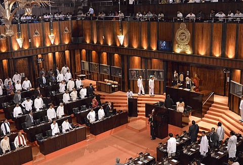 இலங்கை நாடாளுமன்றம் கலைக்கப்பட்டதற்கு அந்நாட்டு உச்சநீதிமன்றம் தடை விதிப்பு
