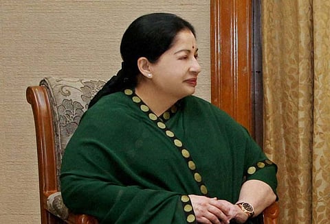 ஜெயலலிதா சொத்துக்களை பராமரிக்க நிர்வாகிகளை நியமிக்க கோரிய வழக்கு: தீபா, தீபக் பதிலளிக்க ஐகோர்ட் உத்தரவு