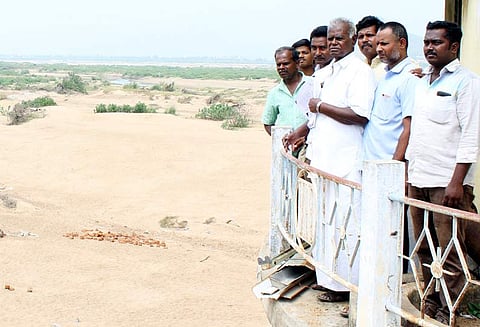 மணல் கொள்ளையர்களுக்கு அமைச்சர்கள் துணையாக உள்ளனர் நல்லக்கண்ணு பேட்டி