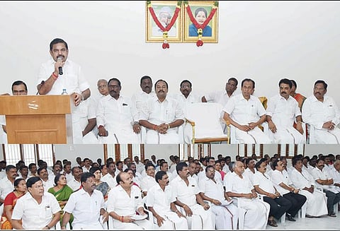 ஓமலூரில் அ.தி.மு.க. நிர்வாகிகள் ஆலோசனை கூட்டம் - எடப்பாடி பழனிசாமி பங்கேற்பு