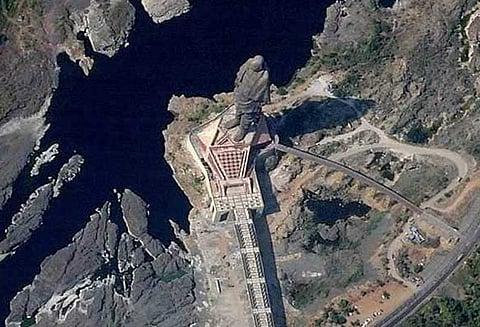 ஆகாயத்தில் இருந்து எடுக்கப்பட்ட வல்லபாய் படேலின் சிலை! சமூக வலைத்தளங்களில் வைரலாகிறது