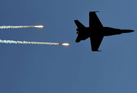 சிரியாவில் அமெரிக்கா தலைமையிலான கூட்டணி படை வான்வழி தாக்குதல்; 43 பேர் பலி