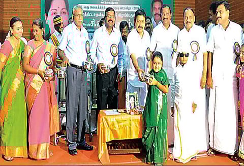 விழுப்புரம் மாவட்டத்தில் பயிர் கடன் வழங்க ரூ.575 கோடி ஒதுக்கீடு - அமைச்சர் சி.வி.சண்முகம் தகவல்