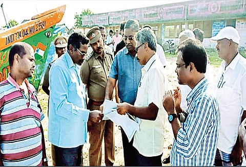 பரங்கிப்பேட்டையில் ரூ.50 லட்சத்தில் படகுதளம்: தேர்வு செய்யப்பட்ட இடத்தை கடலோர காவல்படை சூப்பிரண்டு ஆய்வு