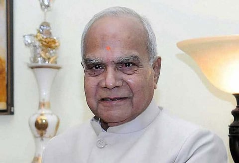 கஜா புயல் பாதிப்புகள்: 3 மாவட்டங்களில் ஆளுநர் பன்வாரிலால் புரோஹித் நேரில் ஆய்வு