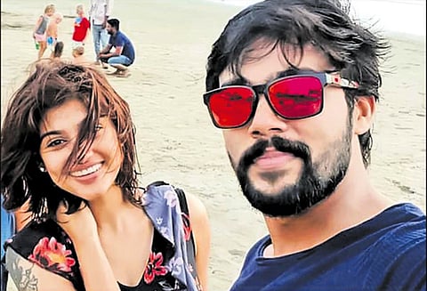 மீண்டும் காதல்? ஜோடியாக சுற்றும் ஓவியா-ஆரவ்