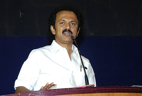 ‘கஜா’ புயல் பாதித்த பகுதிகளில் “மக்களை சந்திக்க பயந்தே ஹெலிகாப்டரில் பயணம்” எடப்பாடி பழனிசாமி மீது மு.க.ஸ்டாலின் குற்றச்சாட்டு