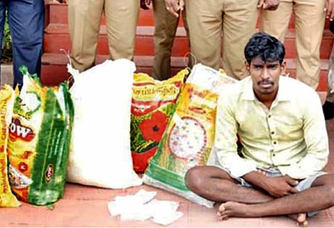 புதுச்சேரியில் இருந்து கடலூருக்கு சாராயம் கடத்திய வாலிபர் கைது: மேலும் ஒருவருக்கு வலைவீச்சு