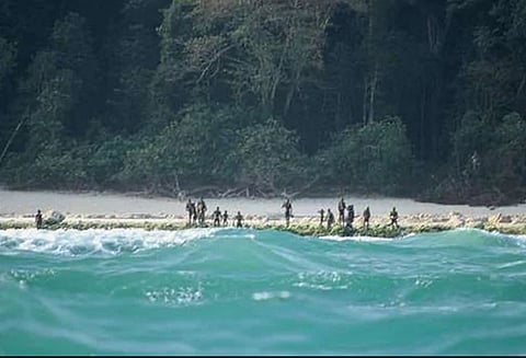 அந்தமானில் அமெரிக்க சுற்றுலாப் பயணி பழங்குடியின மக்களால் கொலை