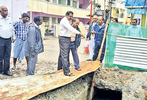 தொடர் மழை எதிரொலி: சென்னை புறநகர் பகுதிகளில் மாவட்ட கலெக்டர் ஆய்வு
