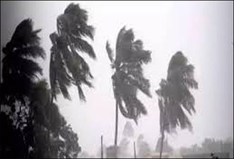 வளிமண்டலத்தில் மேலடுக்கு சுழற்சி: நெல்லை, தூத்துக்குடியில் இன்று கனமழைக்கு வாய்ப்பு வானிலை ஆய்வு மையம் தகவல்