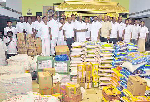 கஜா புயல் பாதிப்பு காஞ்சீபுரத்தில் இருந்து ரூ.20 லட்சம் நிவாரண பொருட்கள்