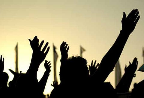 கோரிக்கையை வலியுறுத்தி சத்துணவு திட்டத்துறை அலுவலகம் முன்பு மறியல் - சங்க மாநில தலைவர் தகவல்