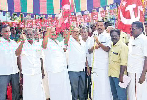 பொன்னேரியில் இந்திய கம்யூனிஸ்டு கட்சி கண்டன ஆர்ப்பாட்டம்