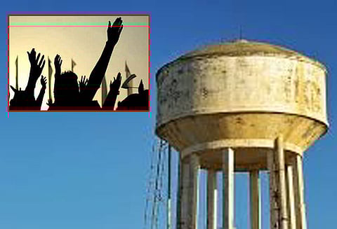 பேரீஞ்சம்பாக்கம் ஊராட்சியில் பழுதடைந்த மேல்நிலை நீர்த்தேக்க தொட்டியால் வீணாகும் குடிநீர்