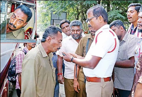 கோவையில் இருந்து ஈரோடு சென்ற பஸ்சில் ‘போதை’ டிரைவரால் பயணிகள் பீதி: கூச்சல்போட்டு நிறுத்தியதால் தப்பினர்