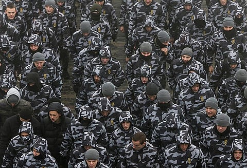 ரஷியாவுடன் போர் பதற்றம் எதிரொலி உக்ரைனில் ராணுவ சட்டம் அமல்