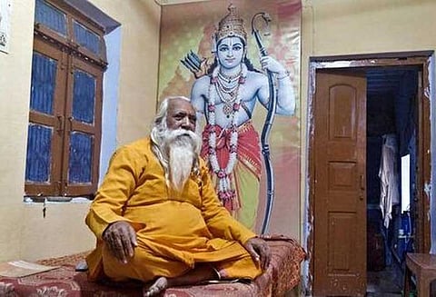 பா.ஜனதாவின் அரசியல் லாபத்திற்காக விஷ்வ இந்து பரிஷத் மக்களை முட்டாளாக்குகிறது -தலைமை அர்ச்சகர் ஆவேசம்