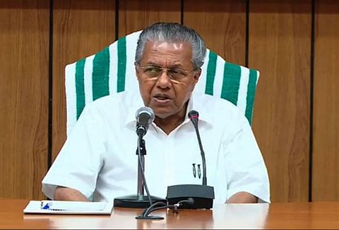 கஜா புயல் பாதிப்பு: தமிழக மக்களுக்கு ரூ.10 கோடி நிவாரண நிதி - கேரள முதல்-மந்திரி பினராயி விஜயன் டுவிட்டரில் தகவல்