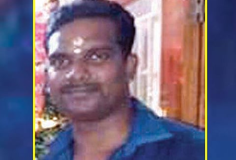 திசையன்விளை பகுதியில் மணல் கடத்தல் கும்பலுடன் மேலும் ஒரு போலீஸ்காரருக்கு தொடர்பு அதிகாரிகள் தீவிர விசாரணை