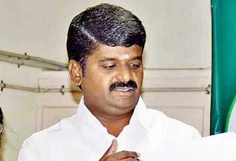 ரூ.2¼ கோடி நிவாரண பொருட்கள் பொதுமக்களுக்கு வழங்கப்பட்டு உள்ளன அமைச்சர் விஜயபாஸ்கர் தகவல்