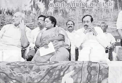 புயலால் பாதிக்கப்பட்ட தென்னை விவசாயிகளுக்கு வட்டியில்லா கடன் வழங்க நடவடிக்கை