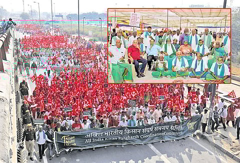 டெல்லியில் பல்லாயிரக்கணக்கான விவசாயிகள் திரண்டனர் நாடாளுமன்றத்தை நோக்கி இன்று பேரணியாக செல்கிறார்கள்