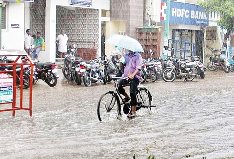திருவாரூர் மாவட்டத்தில் கன மழை; விவசாயிகள் மகிழ்ச்சி