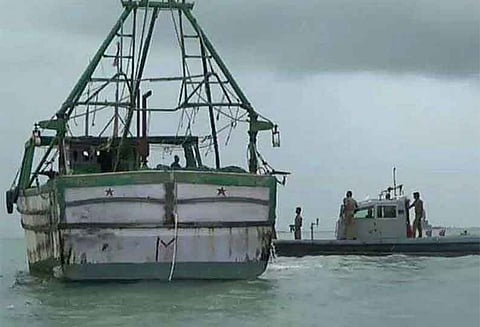 கன்னியாகுமரியில் இருந்து ஆழ்கடலுக்குச் சென்ற ஆயிரம் மீனவர்கள் இன்னும் கரை திரும்பவில்லை