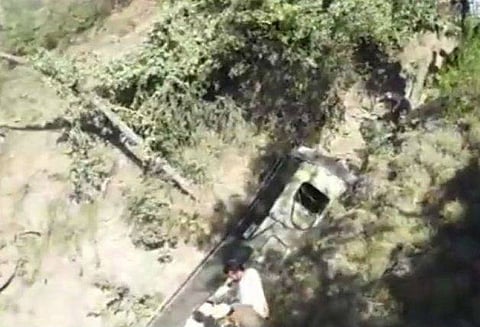 ஜம்மு காஷ்மீரில் பள்ளத்திற்குள் மினி பேருந்து கவிழ்ந்ததில் பலி எண்ணிக்கை 22 ஆக உயர்வு