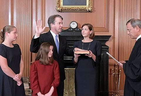 அமெரிக்க சுப்ரீம் கோர்ட்டு நீதிபதியாக பிரெட் கவனாக் பதவியேற்றார்