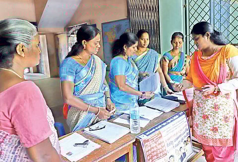 தமிழகம் முழுவதும் 3-ம் கட்டமாக வாக்காளர் பட்டியலில் பெயர் சேர்க்க, நீக்க சிறப்பு முகாம்