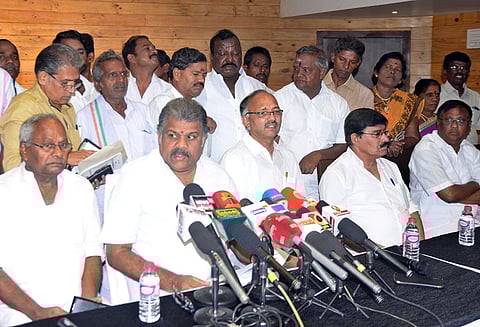 துணைவேந்தர்கள் நியமன முறைகேடு: கவர்னர் விரிவான தகவல்களை அளிக்க வேண்டும் - கடலூரில் ஜி.கே.வாசன்