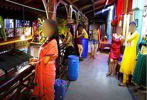 பாலியல் தொழிலாளர்களின் வாழ்க்கை, போராட்டத்தினை விளக்கும் தெரு ஓவியம் வெளியிடப்பட்டது