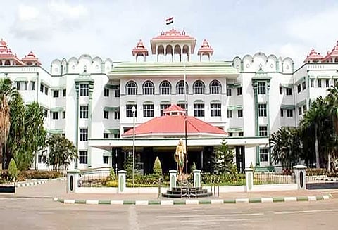 அணைகள் கட்ட உத்தரவிடக்கோரிய வழக்கு: கேரள அரசுக்கு ஐகோர்ட்டு நோட்டீஸ்