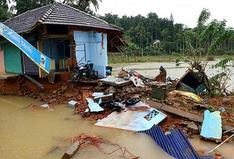 வெள்ளத்தால் வீடுகளை இழந்தவர்களுக்கு ரூ.4 லட்சம் நிவாரணம் : கேரள அரசு