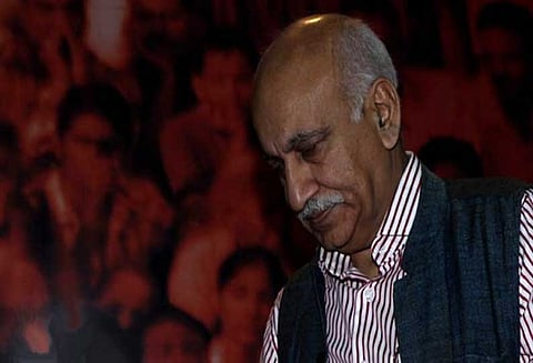 மத்திய மந்திரி எம்.ஜே.அக்பர் மீது பாலியல் புகார்: விசாரணை நடத்த காங்கிரஸ் கோரிக்கை