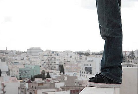 போரூர் அருகே 7-வது மாடியில் இருந்து குதித்து மருத்துவ கல்லூரி மாணவர் தற்கொலை