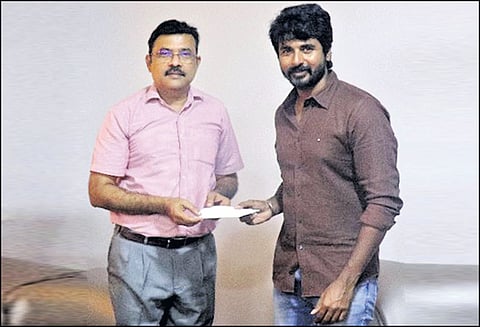 வண்டலூர் பூங்காவில் வெள்ளைப்புலியை தத்தெடுத்த நடிகர் சிவகார்த்திகேயன்